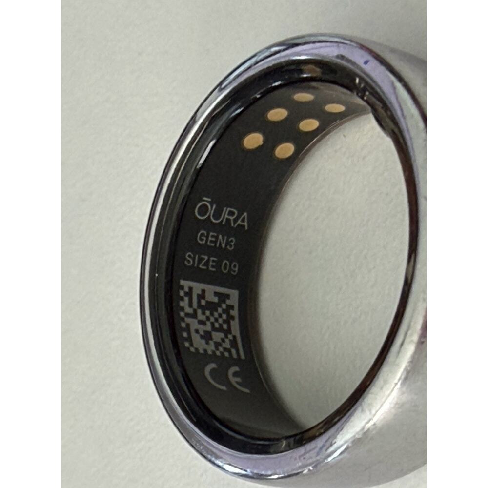 Oura Ring Gen3 Horizon Size 9 - Silver - Picture 5 of 7
